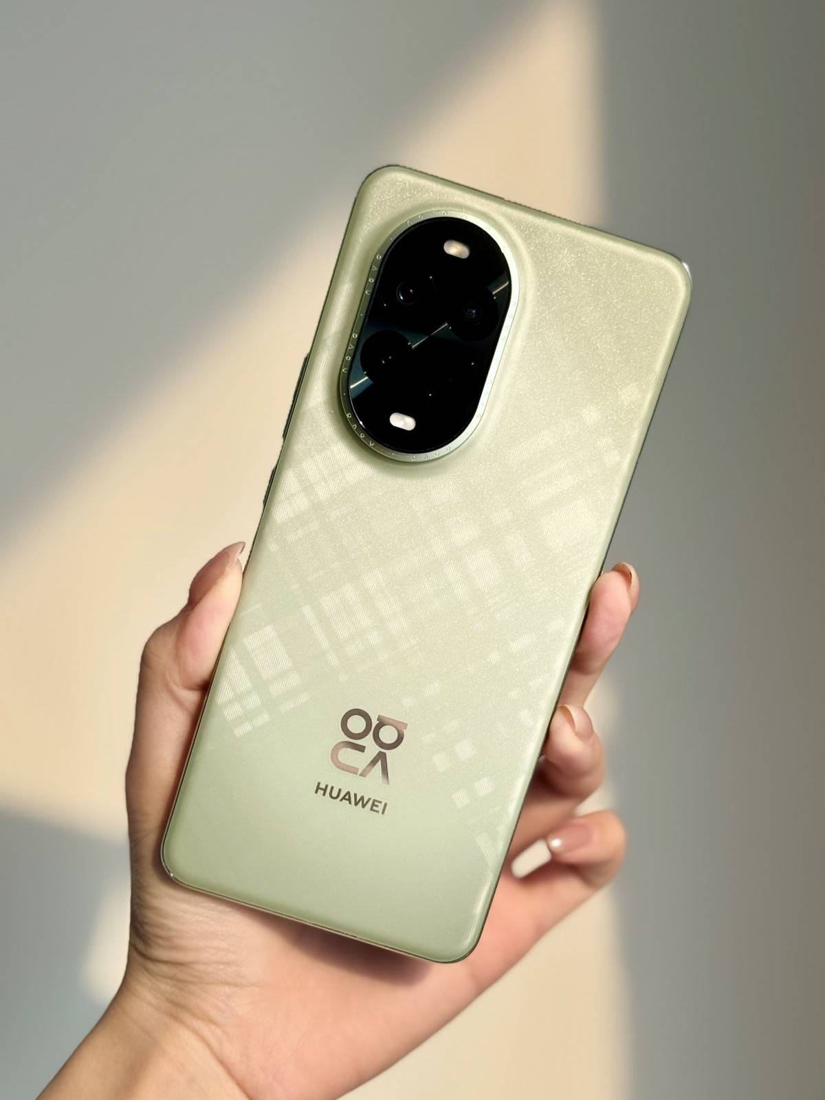 13系列和nova Flip引领情人节送礼潮流AG凯发K8国际时尚颜值“天生一对”nova(图1)