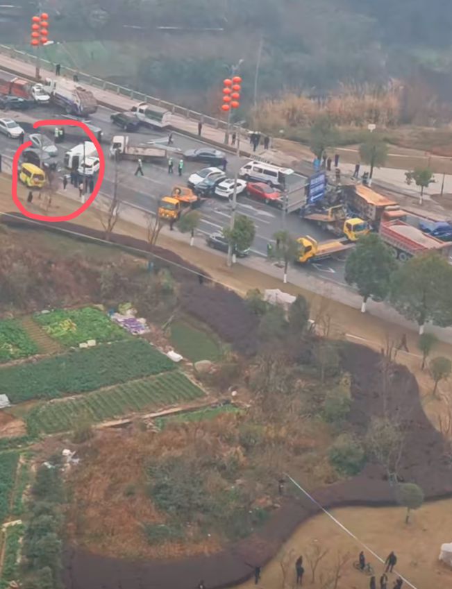 续：有网友寻人黄车司机操作引热议！凯发k8入口巴中车祸致5死1重伤后(图2)