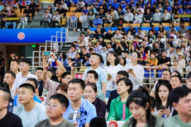 ！林丹来鄂尔多斯了嗨翻全场！凯发K8旗舰